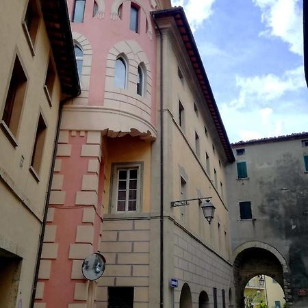 Mansarda Con Solarium Panoramico Su Centro Storico Di Sarteano Vicino Alle Famose Terme Della Val D'Orcia Appartement Buitenkant foto