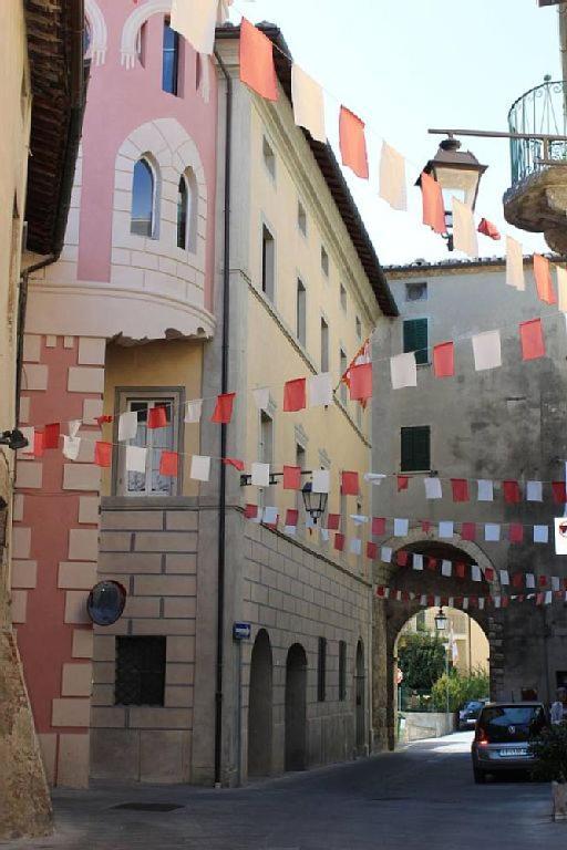 Mansarda Con Solarium Panoramico Su Centro Storico Di Sarteano Vicino Alle Famose Terme Della Val D'Orcia Appartement Buitenkant foto